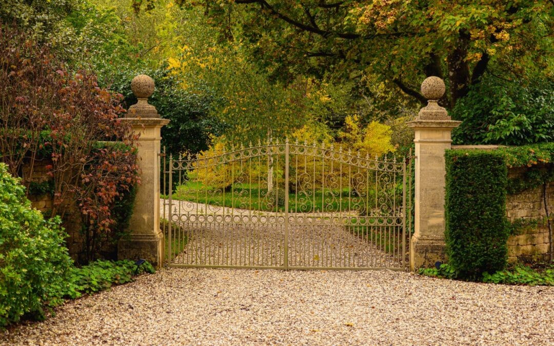 DIY Gravel Driveway Checklist: Spot Drainage Problems Early and Call a Pro